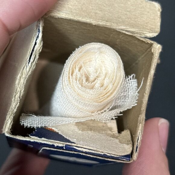 Vintage Red Cross Bandage Bandages Johnson & Johnson Box Boxes - Picture 5 of 6